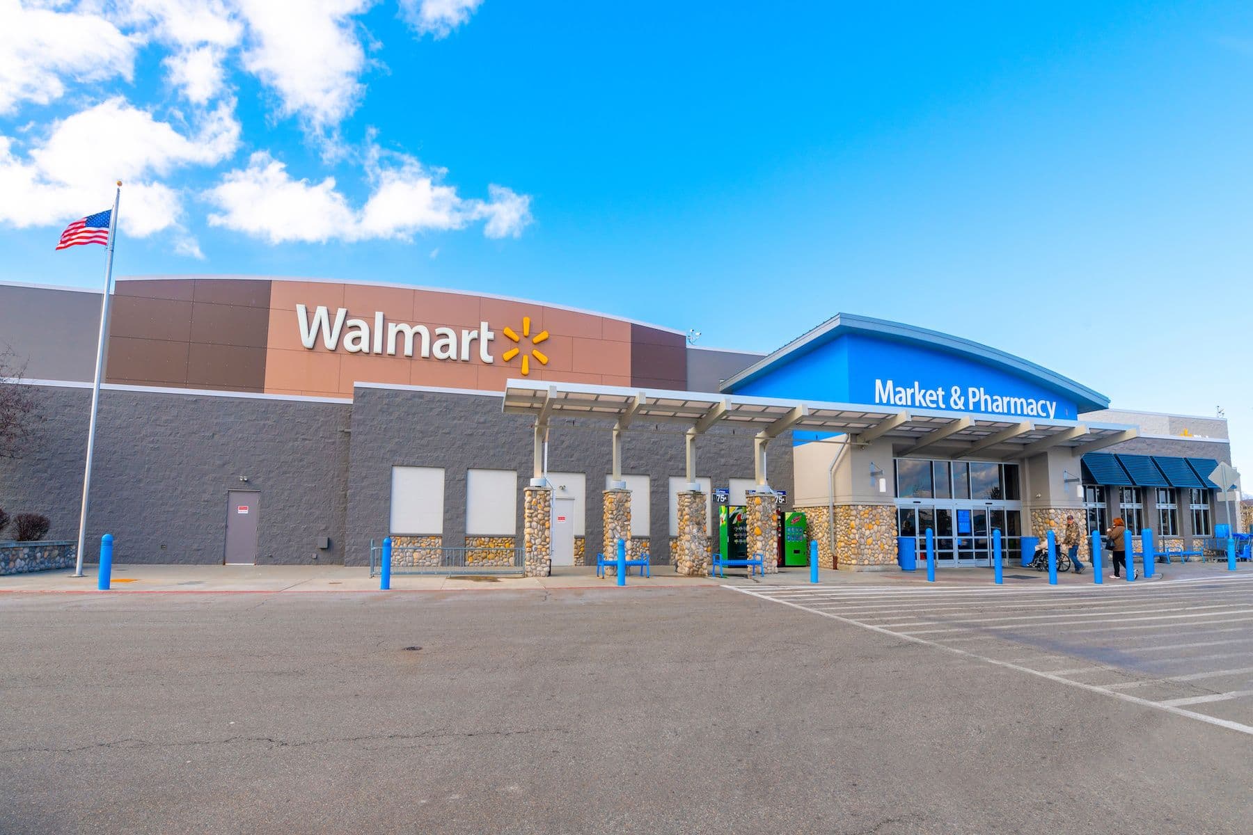 Walmart Market & Pharmacy | image credit: Kirk Fisher / stock.adobe.com