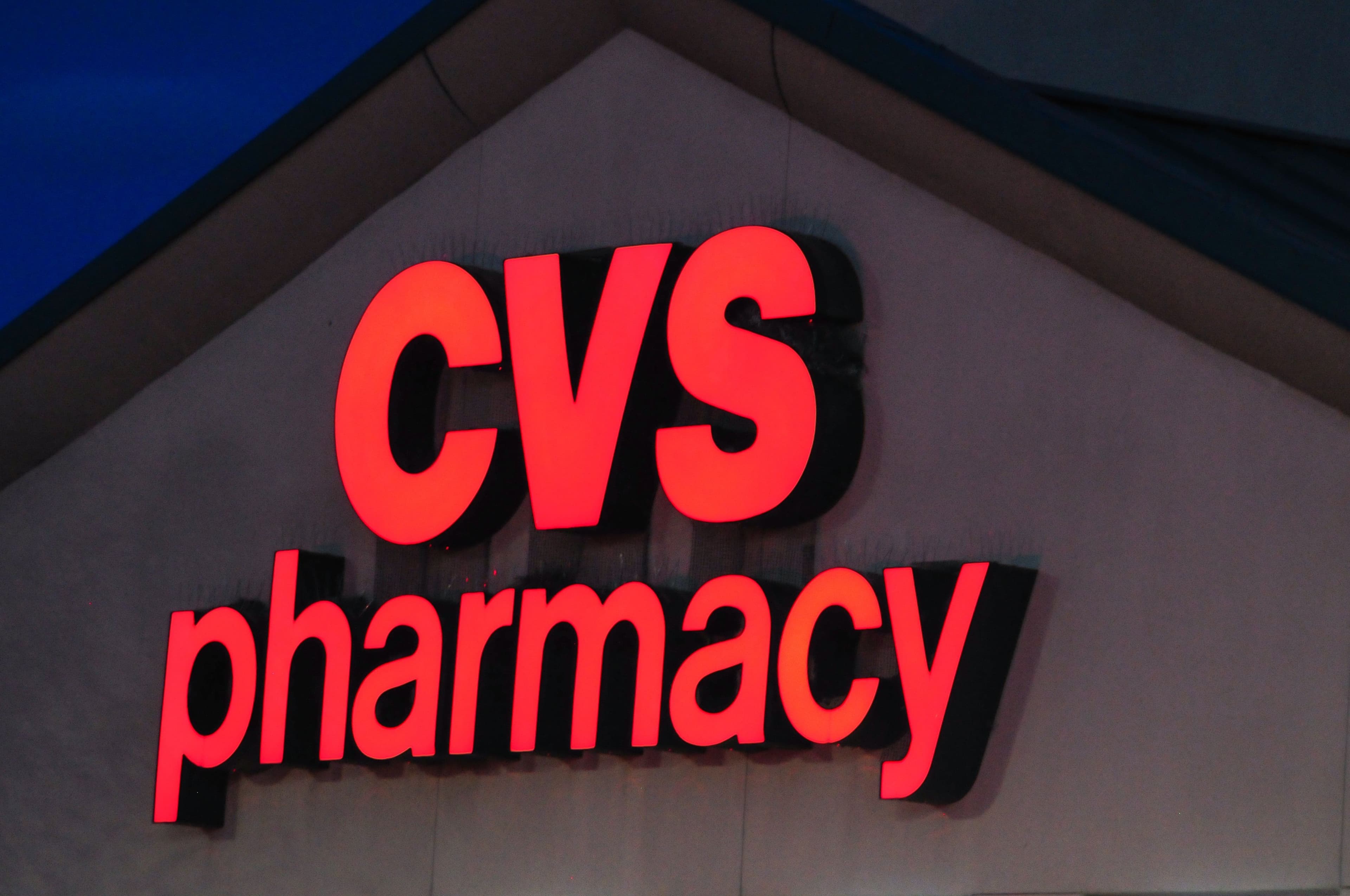 CVS Pharmacy sign / Eduardo Barraza - stock.adobe.com