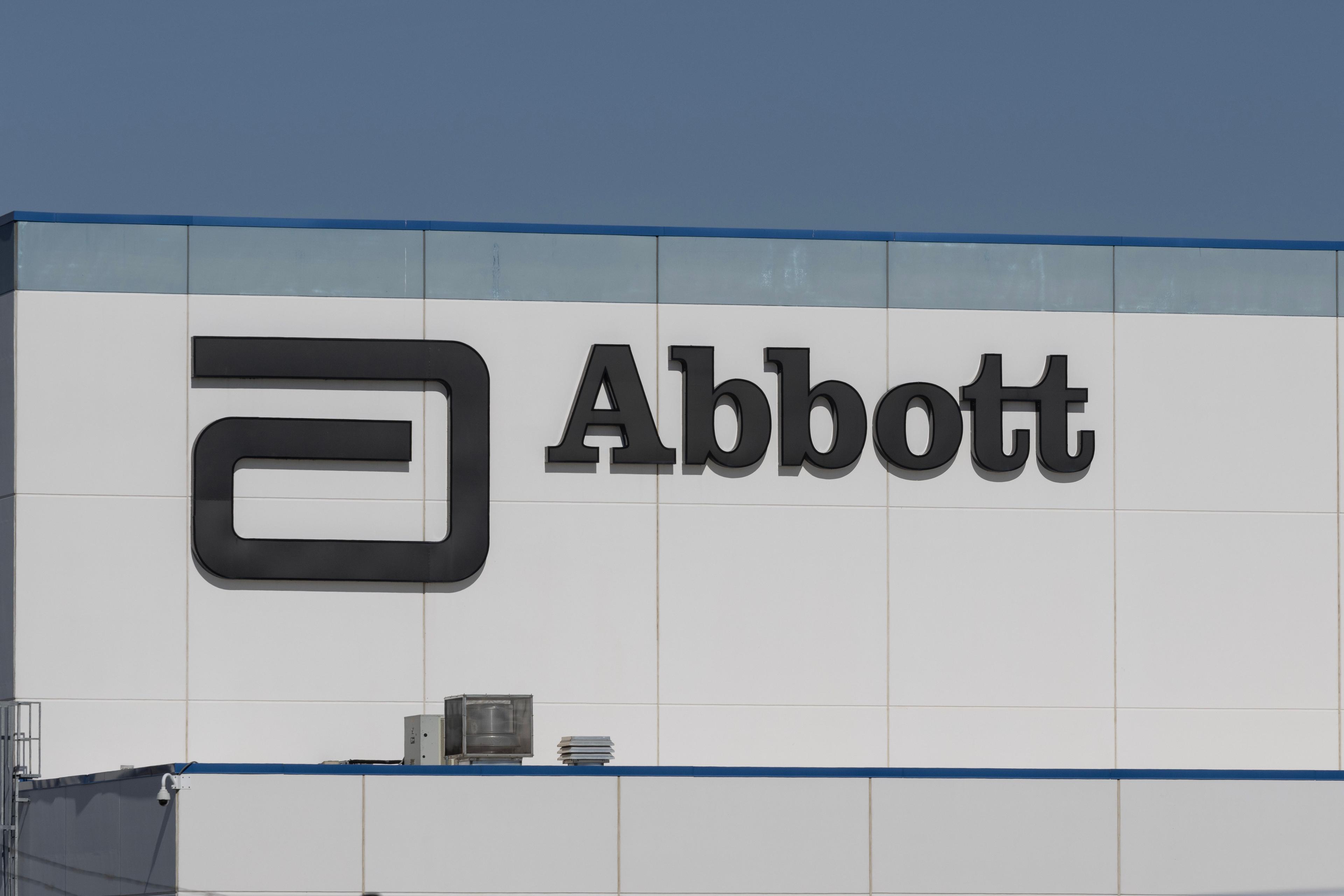 Abbott logo on building / jetcityimage - stock.adobe.com